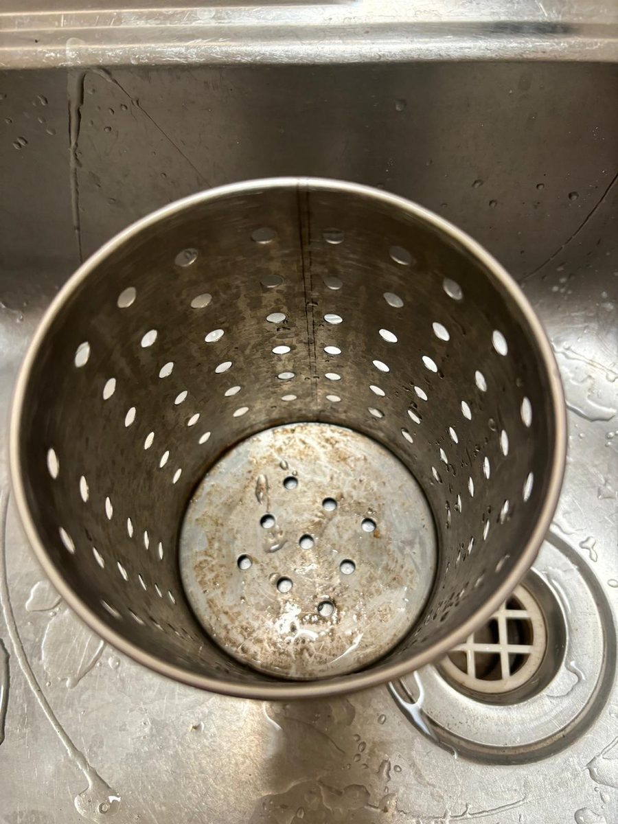 Dirty strainer before