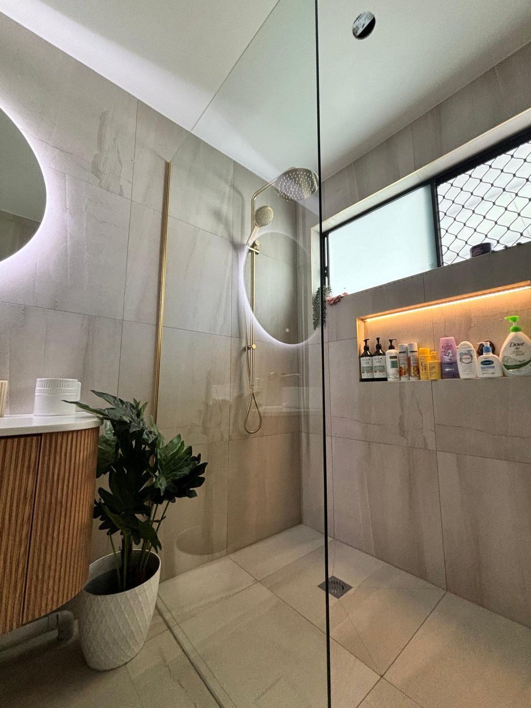 Clean bathroom